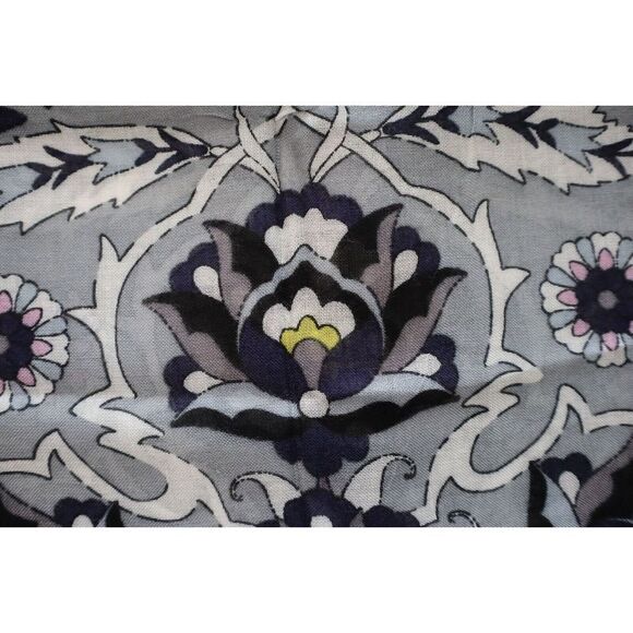 Vera Bradley 22842-X40 Women's Gray *Plaza Tile* Soft Fringe Scarf - Picture 6 of 9